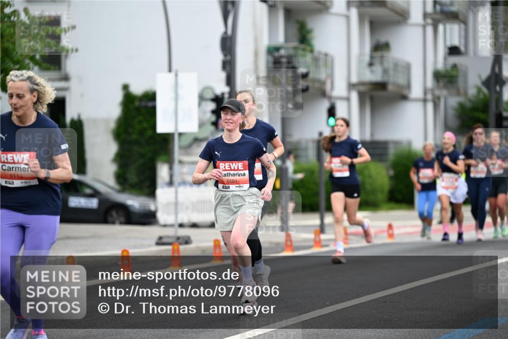 14.06.2026 - REWE Women's Run Dr. Thomas Lammeyer http://msf.ph/oto/9778096 14.06.2026 10:42:33 Laufen 5113, 5581, 7 meine-sportfotos.de