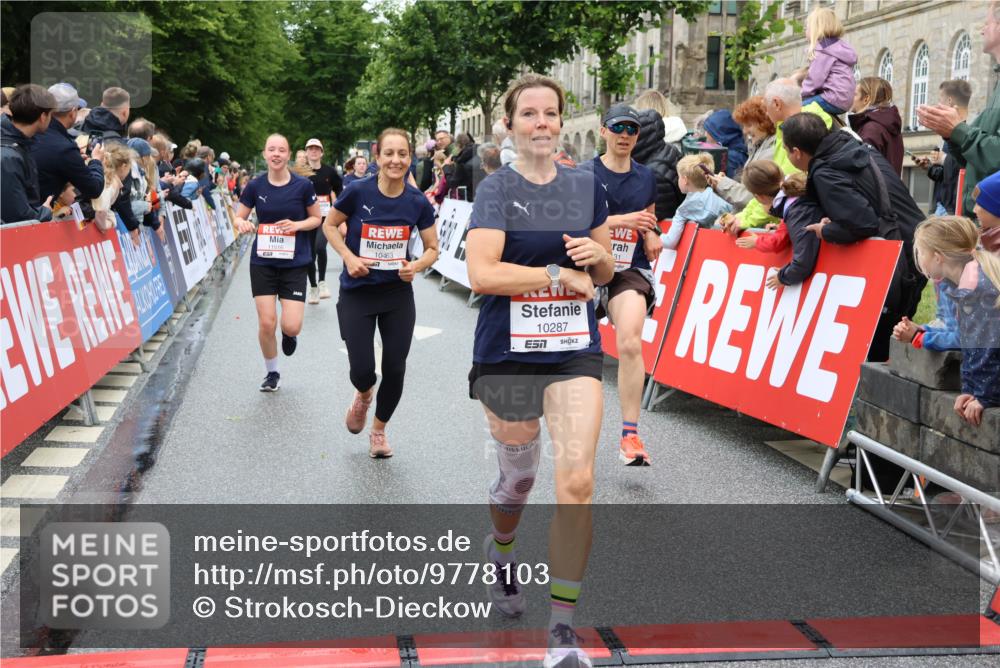 14.06.2026 - REWE Women's Run Strokosch-Dieckow http://msf.ph/oto/9778103 14.06.2026 09:57:14 Ziel 10131, 10167, 10253, 10287, 10463, 10479, 10543, 10611, 10740, 10835, 10844, 10926, 11016, 11055, 11344 meine-sportfotos.de