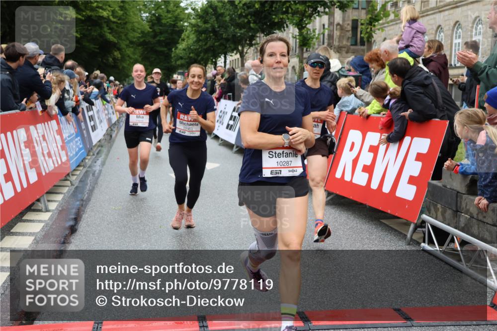 14.06.2026 - REWE Women's Run Strokosch-Dieckow http://msf.ph/oto/9778119 14.06.2026 09:57:14 Ziel 10131, 10167, 10253, 10287, 10463, 10479, 10543, 10611, 10740, 10835, 10844, 10926, 11016, 11055, 11344 meine-sportfotos.de