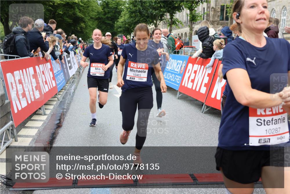 14.06.2026 - REWE Women's Run Strokosch-Dieckow http://msf.ph/oto/9778135 14.06.2026 09:57:14 Ziel 10131, 10167, 10253, 10287, 10463, 10479, 10543, 10611, 10740, 10835, 10844, 10926, 11016, 11055, 11344 meine-sportfotos.de