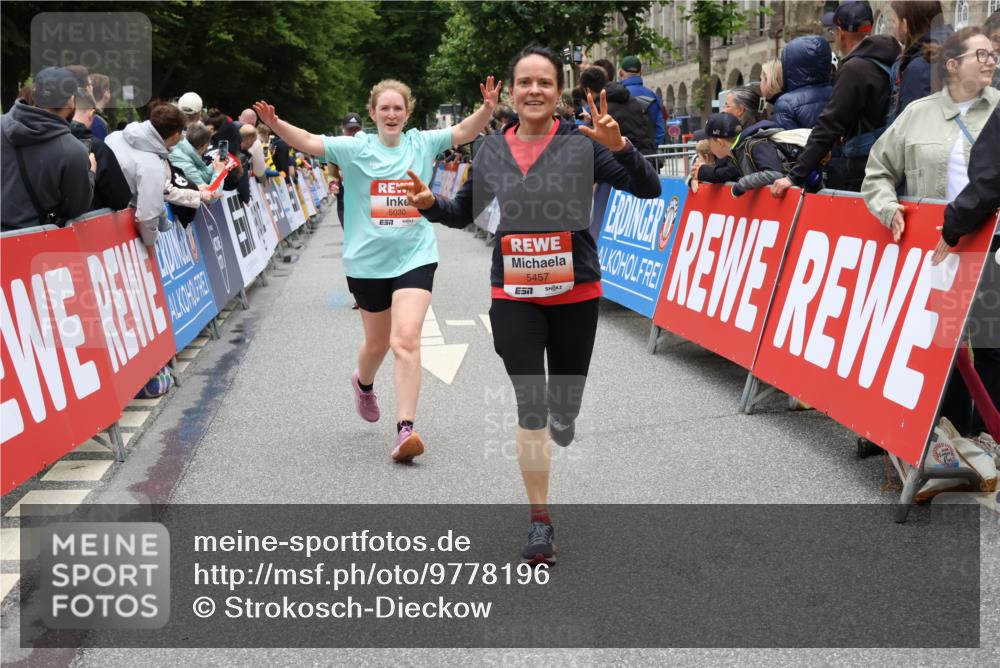 14.06.2026 - REWE Women's Run Strokosch-Dieckow http://msf.ph/oto/9778196 14.06.2026 11:03:53 Ziel 5030, 5297, 5457, 5660, 5951 meine-sportfotos.de