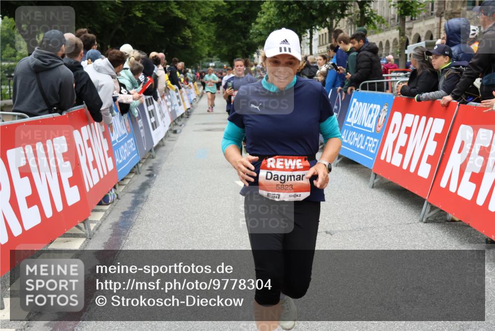 14.06.2026 - REWE Women's Run Strokosch-Dieckow http://msf.ph/oto/9778304 14.06.2026 11:03:44 Ziel 5137, 5167, 5297, 5356, 5454, 5823, 5885, 5914, 6009 meine-sportfotos.de