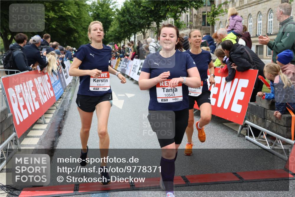 14.06.2026 - REWE Women's Run Strokosch-Dieckow http://msf.ph/oto/9778371 14.06.2026 09:57:19 Ziel 10131, 10287, 10385, 10463, 10543, 10611, 10835, 10926, 10976, 11016, 11183 meine-sportfotos.de