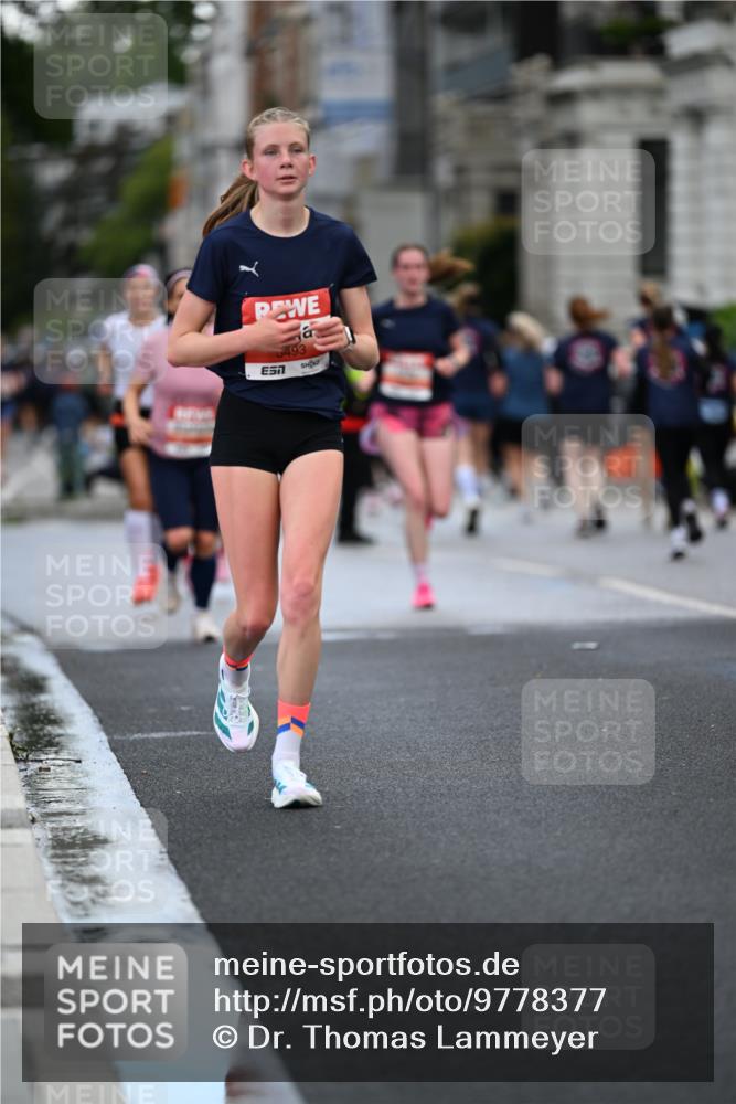 14.06.2026 - REWE Women's Run Dr. Thomas Lammeyer http://msf.ph/oto/9778377 14.06.2026 10:44:47 Laufen 7, 493 meine-sportfotos.de