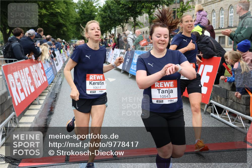 14.06.2026 - REWE Women's Run Strokosch-Dieckow http://msf.ph/oto/9778417 14.06.2026 09:57:19 Ziel 10131, 10287, 10385, 10463, 10543, 10611, 10835, 10926, 10976, 11016, 11183 meine-sportfotos.de