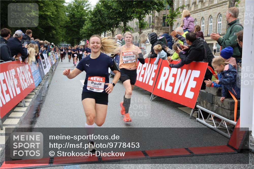 14.06.2026 - REWE Women's Run Strokosch-Dieckow http://msf.ph/oto/9778453 14.06.2026 09:57:21 Ziel 10131, 10287, 10385, 10463, 10543, 10611, 10835, 10926, 10976, 11016, 11183, 11304 meine-sportfotos.de