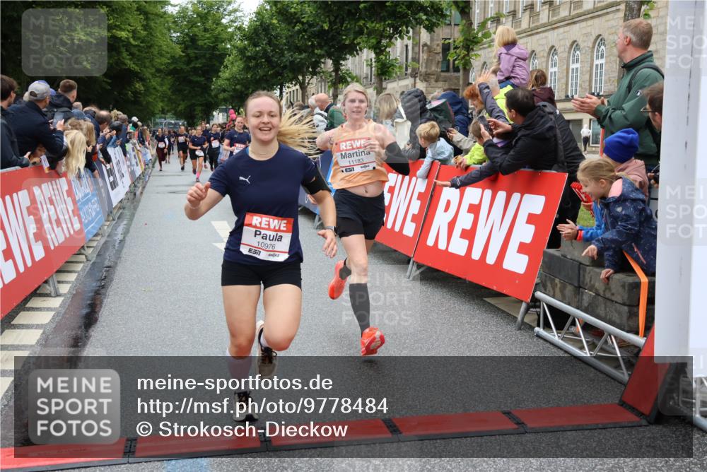 14.06.2026 - REWE Women's Run Strokosch-Dieckow http://msf.ph/oto/9778484 14.06.2026 09:57:21 Ziel 10131, 10287, 10385, 10463, 10543, 10611, 10835, 10926, 10976, 11016, 11183, 11304 meine-sportfotos.de