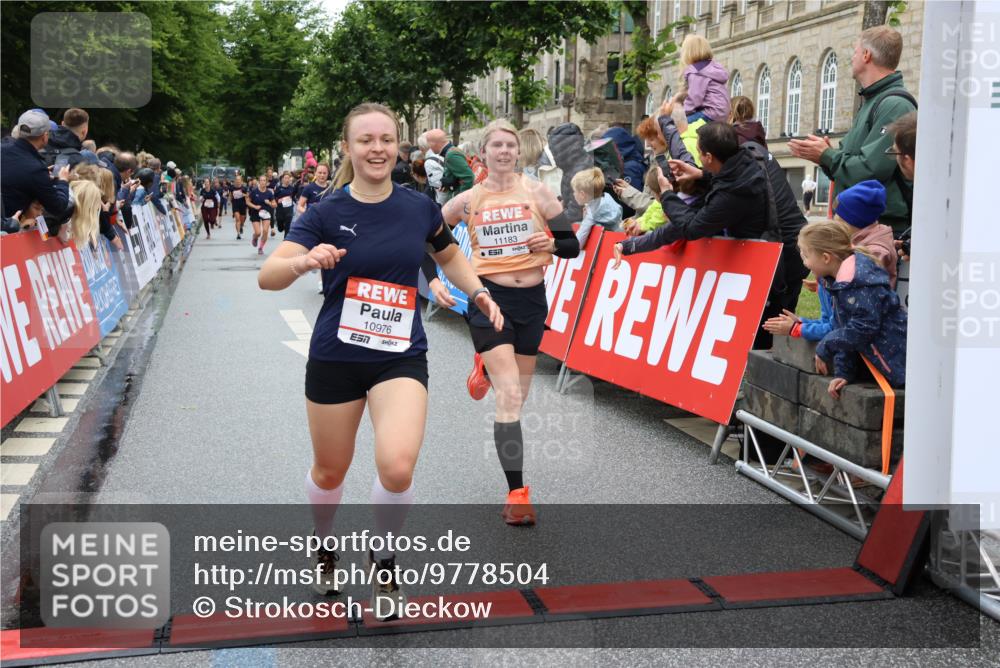14.06.2026 - REWE Women's Run Strokosch-Dieckow http://msf.ph/oto/9778504 14.06.2026 09:57:21 Ziel 10131, 10287, 10385, 10463, 10543, 10611, 10835, 10926, 10976, 11016, 11183, 11304 meine-sportfotos.de