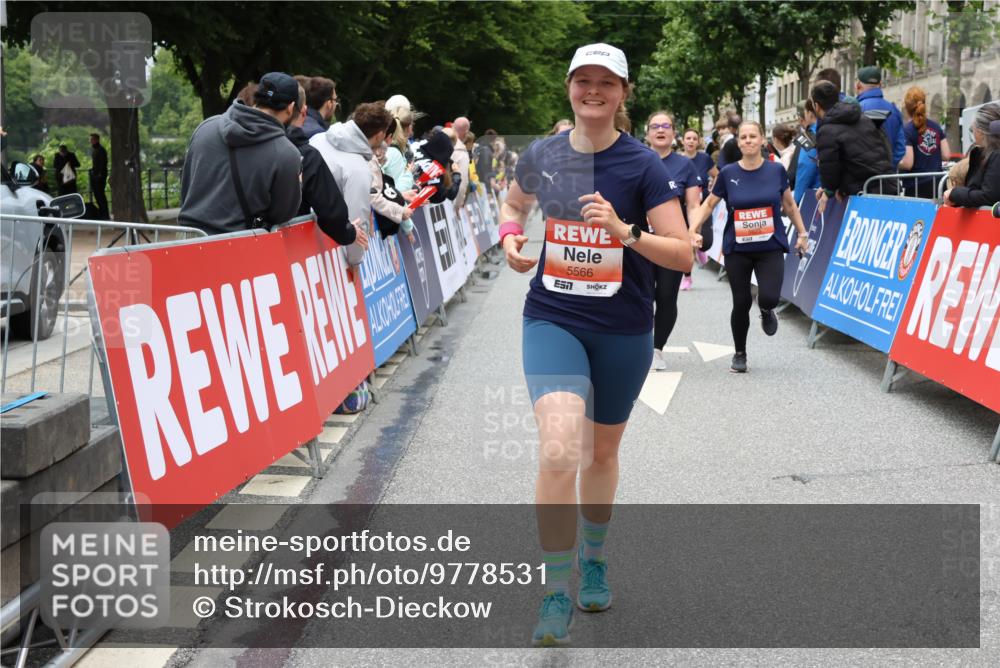 14.06.2026 - REWE Women's Run Strokosch-Dieckow http://msf.ph/oto/9778531 14.06.2026 11:03:33 Ziel 5292, 5293, 5345, 5356, 5367, 5566, 5623, 5835, 5866, 5885, 5914, 5988, 6009 meine-sportfotos.de