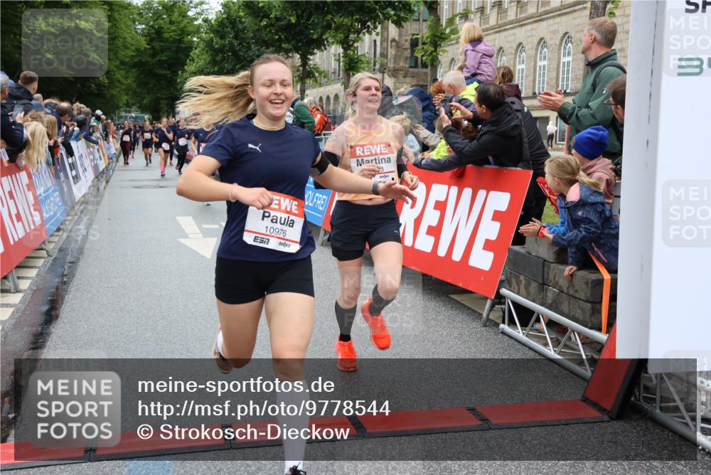 14.06.2026 - REWE Women's Run Strokosch-Dieckow http://msf.ph/oto/9778544 14.06.2026 09:57:22 Ziel 10131, 10385, 10463, 10543, 10611, 10835, 10926, 10976, 11016, 11183, 11304 meine-sportfotos.de