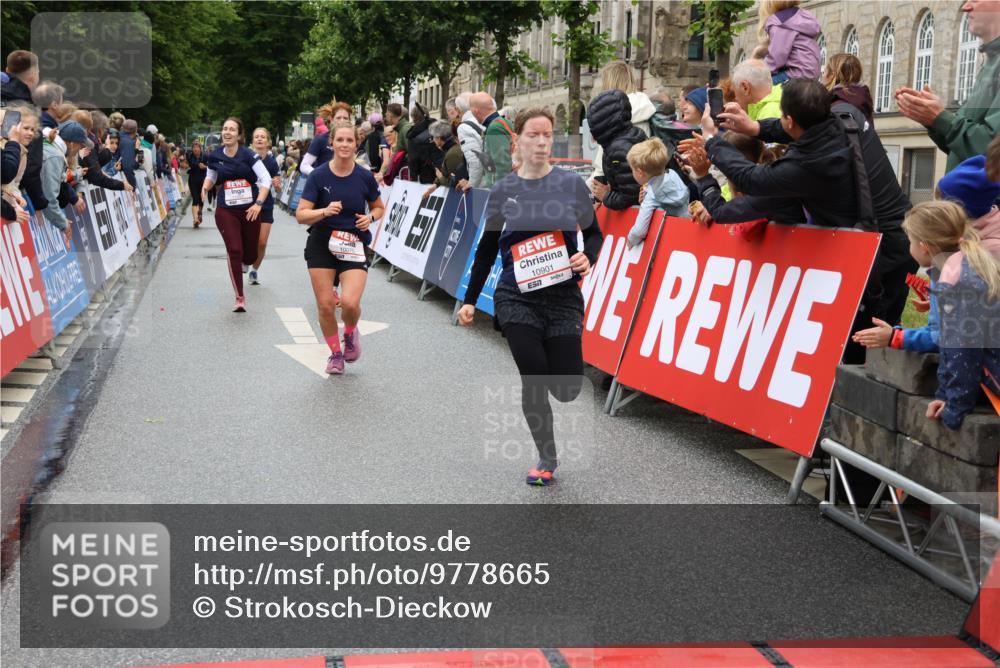 14.06.2026 - REWE Women's Run Strokosch-Dieckow http://msf.ph/oto/9778665 14.06.2026 09:57:27 Ziel 10075, 10226, 10385, 10802, 10901, 10976, 11183, 11262, 11304 meine-sportfotos.de