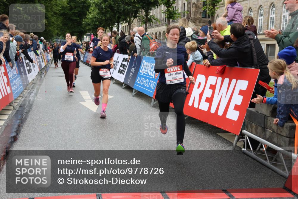 14.06.2026 - REWE Women's Run Strokosch-Dieckow http://msf.ph/oto/9778726 14.06.2026 09:57:27 Ziel 10075, 10226, 10385, 10802, 10901, 10976, 11183, 11262, 11304 meine-sportfotos.de