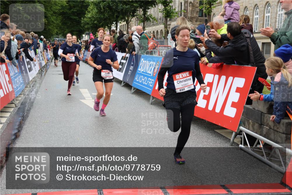 14.06.2026 - REWE Women's Run Strokosch-Dieckow http://msf.ph/oto/9778759 14.06.2026 09:57:27 Ziel 10075, 10226, 10385, 10802, 10901, 10976, 11183, 11262, 11304 meine-sportfotos.de