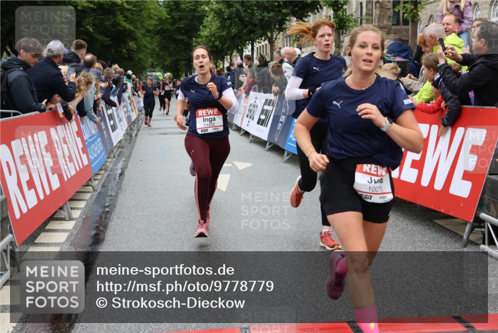 14.06.2026 - REWE Women's Run Strokosch-Dieckow http://msf.ph/oto/9778779 14.06.2026 09:57:28 Ziel 10075, 10226, 10802, 10901, 10976, 11183, 11262, 11304 meine-sportfotos.de