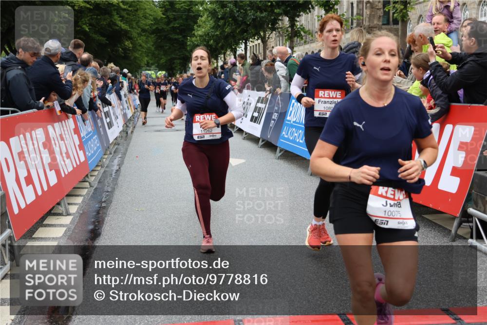 14.06.2026 - REWE Women's Run Strokosch-Dieckow http://msf.ph/oto/9778816 14.06.2026 09:57:29 Ziel 10075, 10226, 10802, 10901, 10976, 11183, 11262, 11304 meine-sportfotos.de