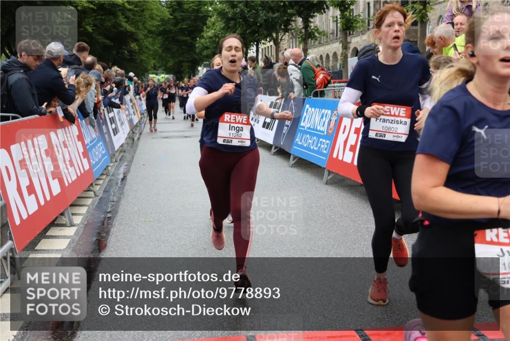 14.06.2026 - REWE Women's Run Strokosch-Dieckow http://msf.ph/oto/9778893 14.06.2026 09:57:29 Ziel 10075, 10226, 10802, 10901, 10976, 11183, 11262, 11304 meine-sportfotos.de