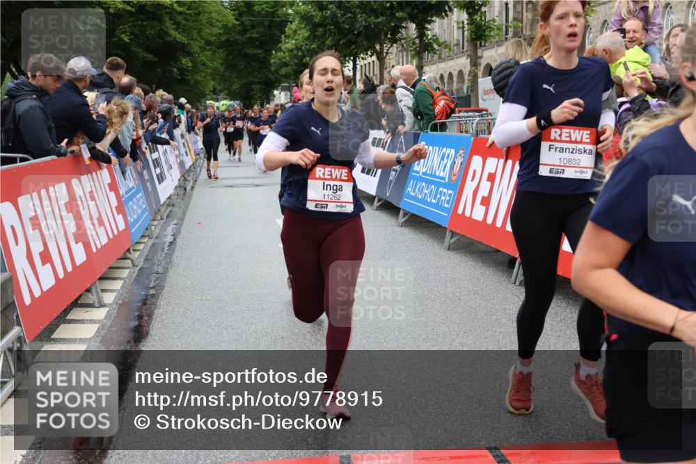 14.06.2026 - REWE Women's Run Strokosch-Dieckow http://msf.ph/oto/9778915 14.06.2026 09:57:29 Ziel 10075, 10226, 10802, 10901, 10976, 11183, 11262, 11304 meine-sportfotos.de