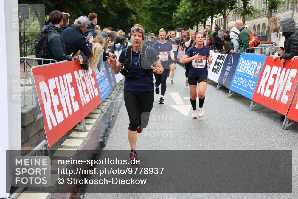 14.06.2026 - REWE Women's Run Strokosch-Dieckow http://msf.ph/oto/9778937 14.06.2026 09:57:35 Ziel 10075, 10173, 10226, 10310, 10377, 10802, 10901, 11262, 11276, 11423 meine-sportfotos.de