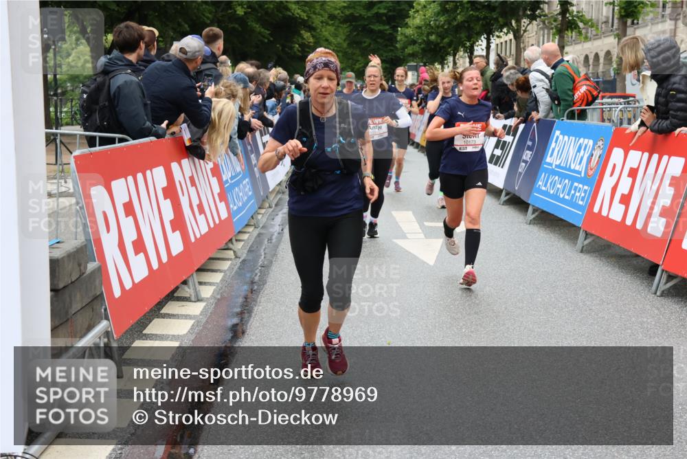 14.06.2026 - REWE Women's Run Strokosch-Dieckow http://msf.ph/oto/9778969 14.06.2026 09:57:35 Ziel 10075, 10173, 10226, 10310, 10377, 10802, 10901, 11262, 11276, 11423 meine-sportfotos.de