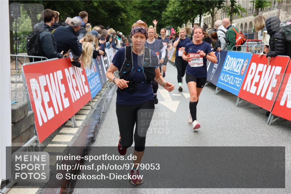 14.06.2026 - REWE Women's Run Strokosch-Dieckow http://msf.ph/oto/9779053 14.06.2026 09:57:35 Ziel 10075, 10173, 10226, 10310, 10377, 10802, 10901, 11262, 11276, 11423 meine-sportfotos.de