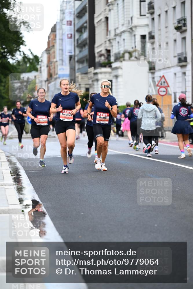 14.06.2026 - REWE Women's Run Dr. Thomas Lammeyer http://msf.ph/oto/9779064 14.06.2026 10:46:54 Laufen 5245, 5244 meine-sportfotos.de