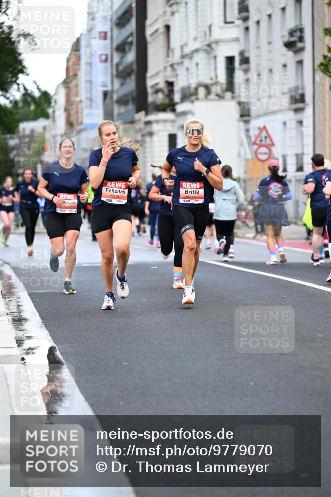 14.06.2026 - REWE Women's Run Dr. Thomas Lammeyer http://msf.ph/oto/9779070 14.06.2026 10:46:55 Laufen 5556, 5245, 7, 5244 meine-sportfotos.de