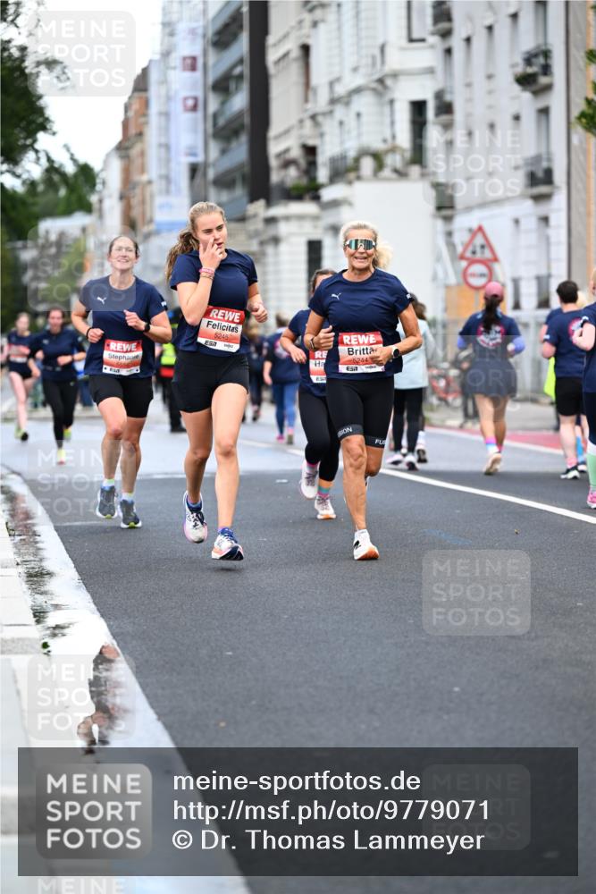 14.06.2026 - REWE Women's Run Dr. Thomas Lammeyer http://msf.ph/oto/9779071 14.06.2026 10:46:55 Laufen 5245, 7, 5244, 7 meine-sportfotos.de