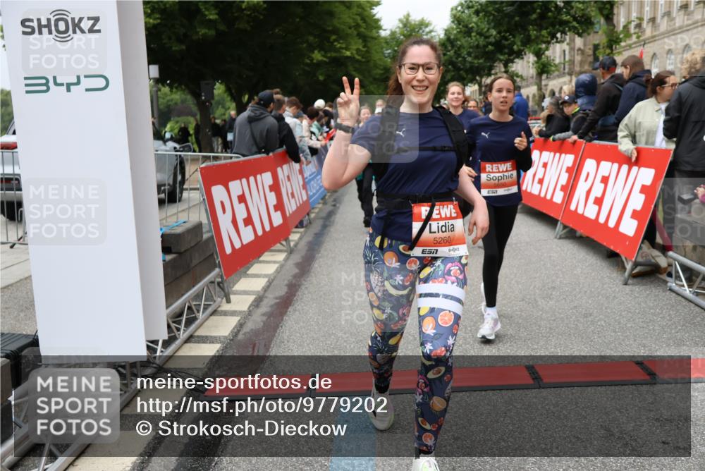14.06.2026 - REWE Women's Run Strokosch-Dieckow http://msf.ph/oto/9779202 14.06.2026 11:02:52 Ziel 5179, 5243, 5260, 5372, 5373, 5428, 5503, 5521, 5528, 5529, 5530, 5540, 5567, 5572, 5644, 5650, 5704, 5814, 5935, 5991 meine-sportfotos.de