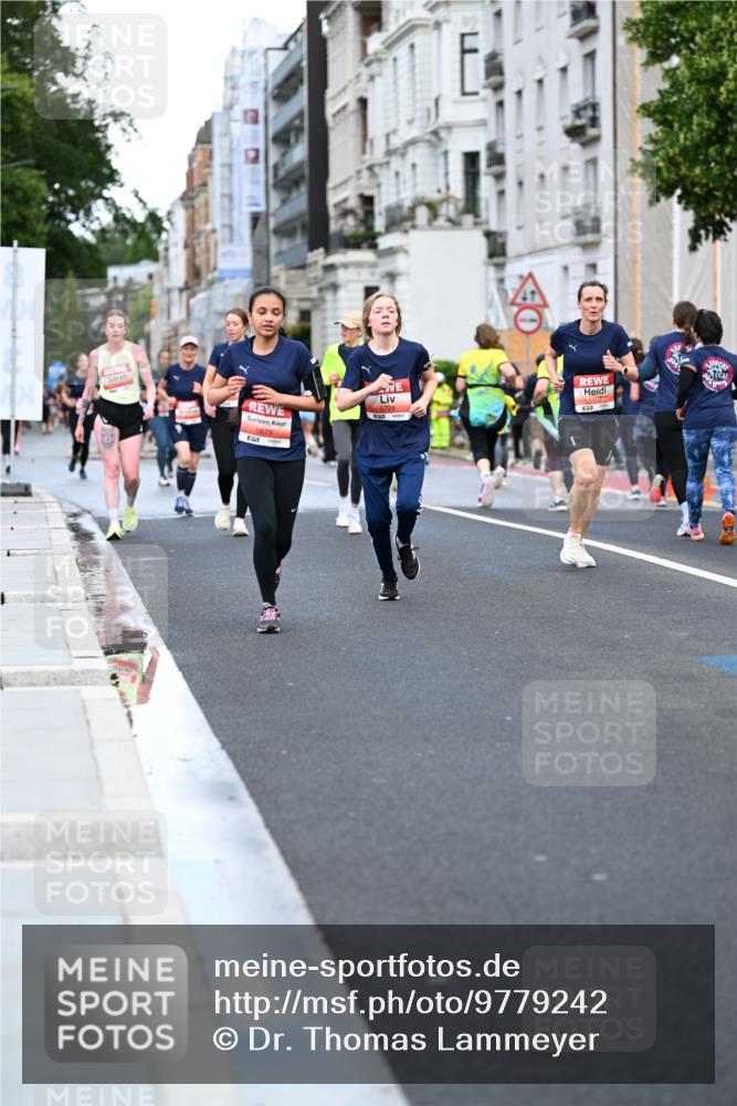 14.06.2026 - REWE Women's Run Dr. Thomas Lammeyer http://msf.ph/oto/9779242 14.06.2026 10:47:21 Laufen 5679, 5778 meine-sportfotos.de