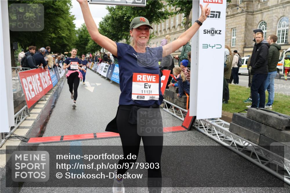 14.06.2026 - REWE Women's Run Strokosch-Dieckow http://msf.ph/oto/9779303 14.06.2026 09:57:41 Ziel 10173, 10310, 10377, 10378, 10815, 11131, 11210, 11276, 11423 meine-sportfotos.de