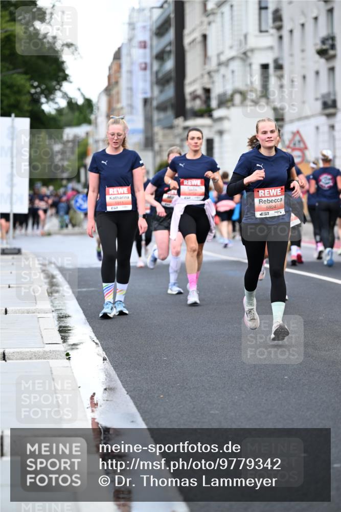 14.06.2026 - REWE Women's Run Dr. Thomas Lammeyer http://msf.ph/oto/9779342 14.06.2026 10:47:35 Laufen 5911, 23, 5924, 57 meine-sportfotos.de