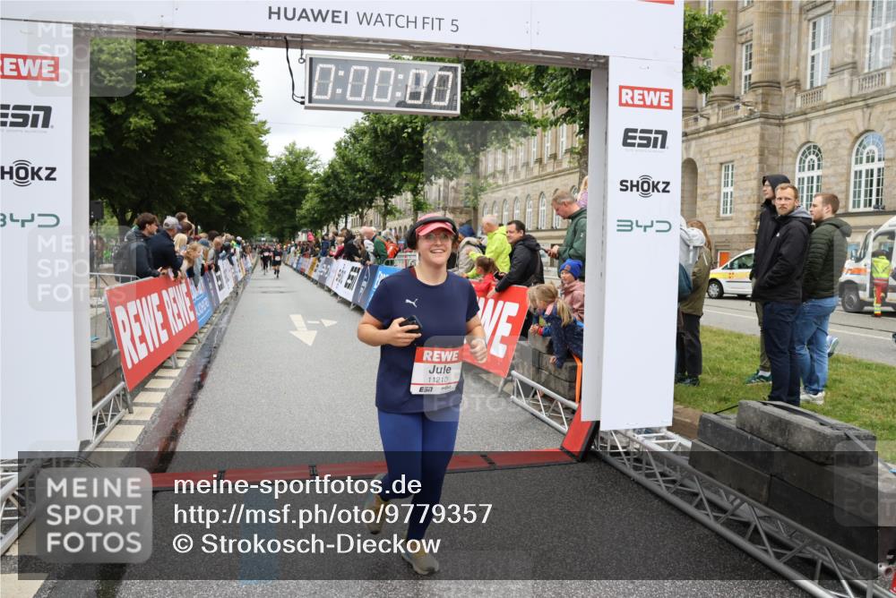 14.06.2026 - REWE Women's Run Strokosch-Dieckow http://msf.ph/oto/9779357 14.06.2026 09:57:45 Ziel 10310, 10377, 10378, 10815, 11131, 11210, 11423 meine-sportfotos.de