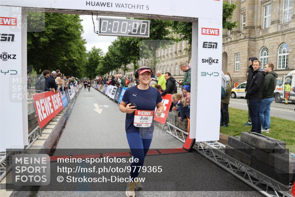 14.06.2026 - REWE Women's Run Strokosch-Dieckow http://msf.ph/oto/9779365 14.06.2026 09:57:45 Ziel 10310, 10377, 10378, 10815, 11131, 11210, 11423 meine-sportfotos.de