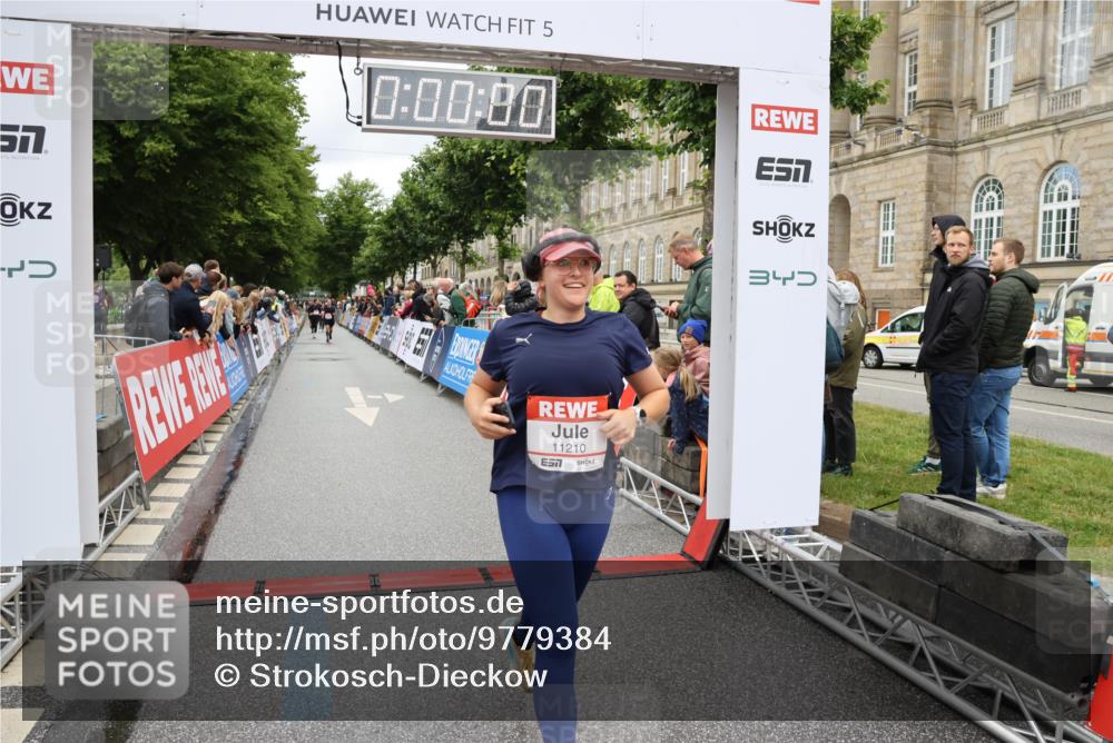 14.06.2026 - REWE Women's Run Strokosch-Dieckow http://msf.ph/oto/9779384 14.06.2026 09:57:45 Ziel 10310, 10377, 10378, 10815, 11131, 11210, 11423 meine-sportfotos.de