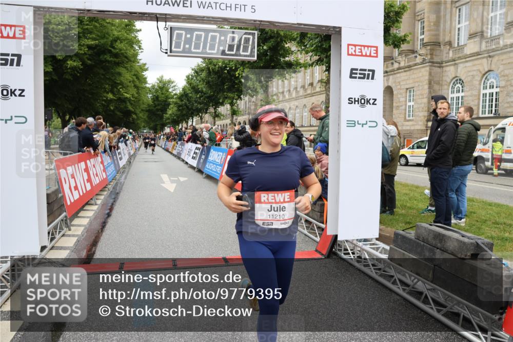 14.06.2026 - REWE Women's Run Strokosch-Dieckow http://msf.ph/oto/9779395 14.06.2026 09:57:45 Ziel 10310, 10377, 10378, 10815, 11131, 11210, 11423 meine-sportfotos.de