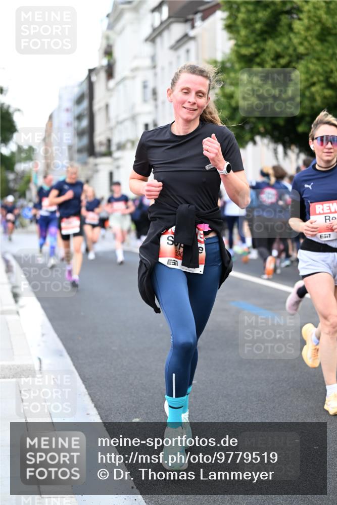 14.06.2026 - REWE Women's Run Dr. Thomas Lammeyer http://msf.ph/oto/9779519 14.06.2026 10:47:49 Laufen 590, 577 meine-sportfotos.de