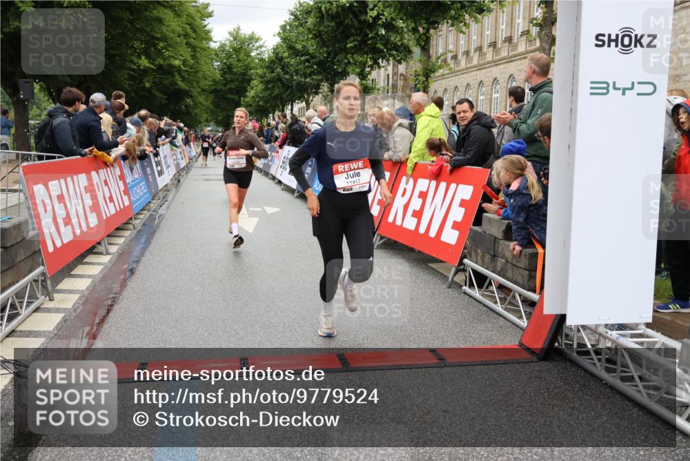 14.06.2026 - REWE Women's Run Strokosch-Dieckow http://msf.ph/oto/9779524 14.06.2026 09:57:55 Ziel 10193, 10291, 10608, 11417 meine-sportfotos.de