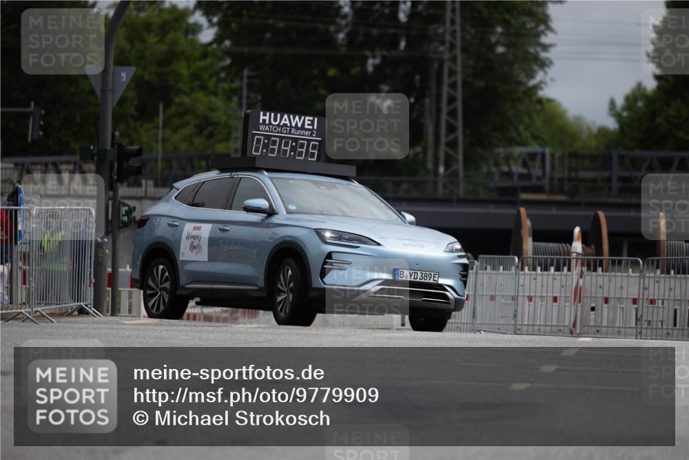 14.06.2026 - REWE Women's Run Michael Strokosch http://msf.ph/oto/9779909 14.06.2026 09:35:01 Laufen 2, 0, 88, 89, 389 meine-sportfotos.de