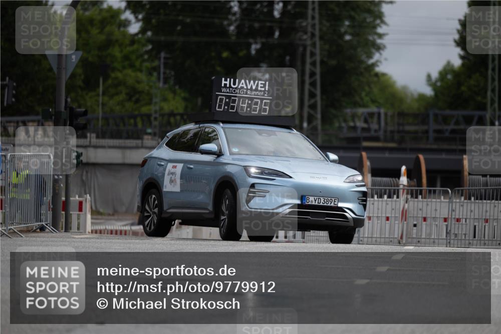 14.06.2026 - REWE Women's Run Michael Strokosch http://msf.ph/oto/9779912 14.06.2026 09:35:01 Laufen 2, 0, 89, 86, 389 meine-sportfotos.de