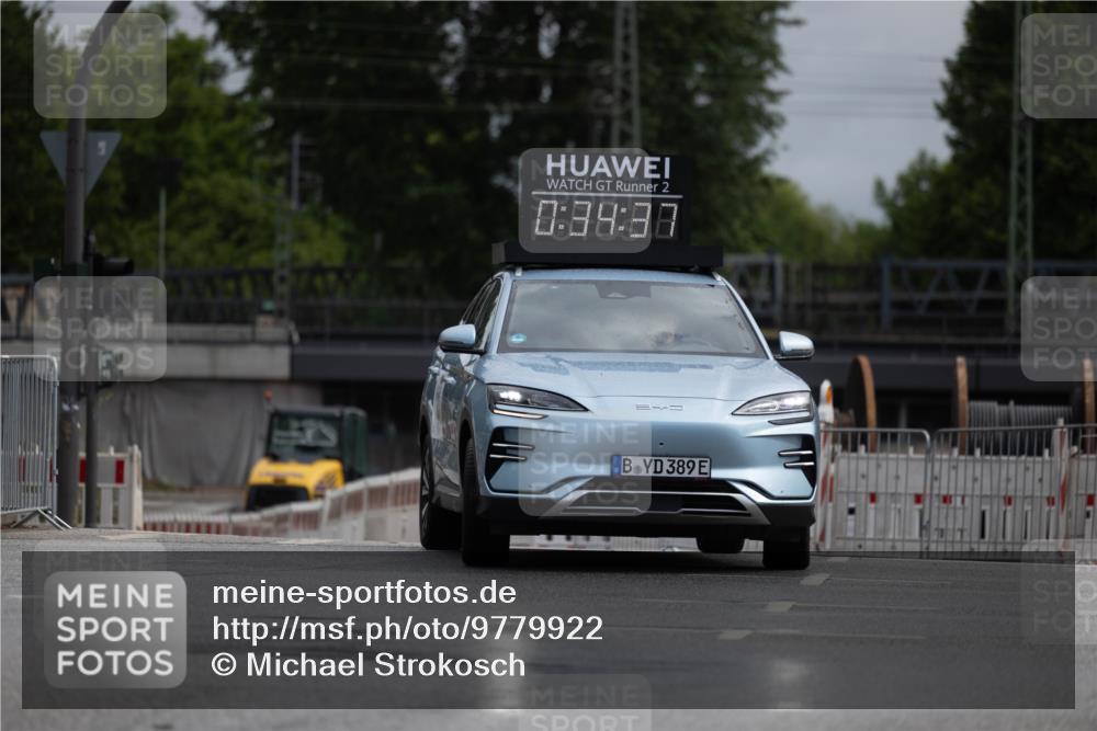 14.06.2026 - REWE Women's Run Michael Strokosch http://msf.ph/oto/9779922 14.06.2026 09:35:03 Laufen 2, 0, 39, 87, 389 meine-sportfotos.de