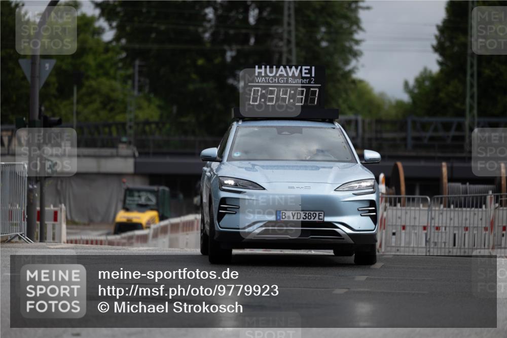 14.06.2026 - REWE Women's Run Michael Strokosch http://msf.ph/oto/9779923 14.06.2026 09:35:03 Laufen 2, 0, 39, 80, 389 meine-sportfotos.de