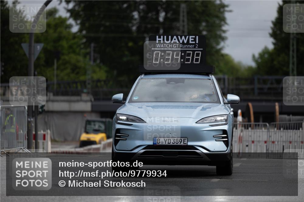 14.06.2026 - REWE Women's Run Michael Strokosch http://msf.ph/oto/9779934 14.06.2026 09:35:04 Laufen 4, 2, 0, 89, 88, 389 meine-sportfotos.de