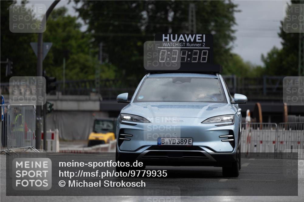 14.06.2026 - REWE Women's Run Michael Strokosch http://msf.ph/oto/9779935 14.06.2026 09:35:04 Laufen 2, 0, 89, 88, 389 meine-sportfotos.de