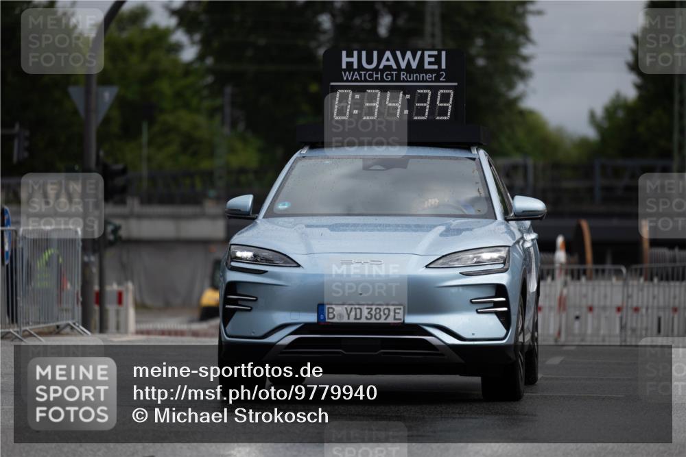 14.06.2026 - REWE Women's Run Michael Strokosch http://msf.ph/oto/9779940 14.06.2026 09:35:05 Laufen 2, 0, 39, 39, 340, 389 meine-sportfotos.de