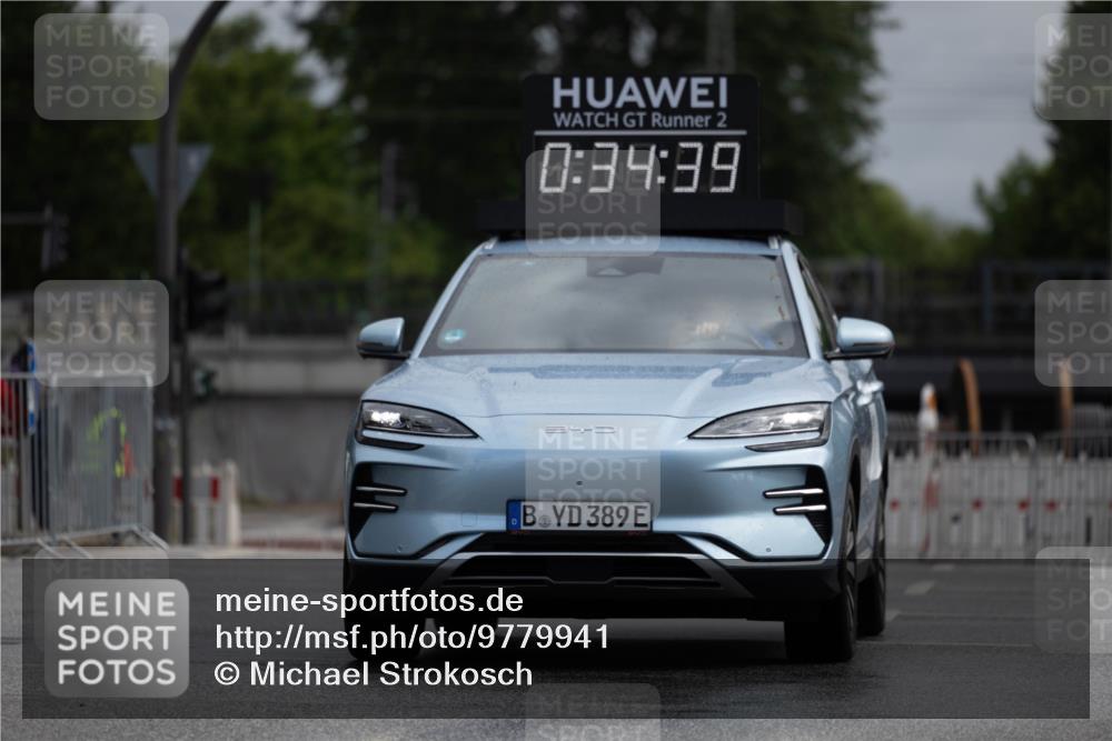 14.06.2026 - REWE Women's Run Michael Strokosch http://msf.ph/oto/9779941 14.06.2026 09:35:05 Laufen 2, 71, 2, 0, 34, 39, 340, 389 meine-sportfotos.de