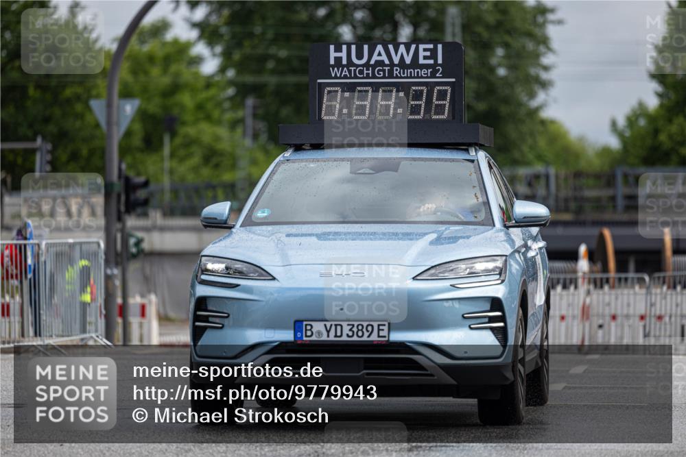 14.06.2026 - REWE Women's Run Michael Strokosch http://msf.ph/oto/9779943 14.06.2026 09:35:05 Laufen 2, 8, 08, 88, 340, 389 meine-sportfotos.de