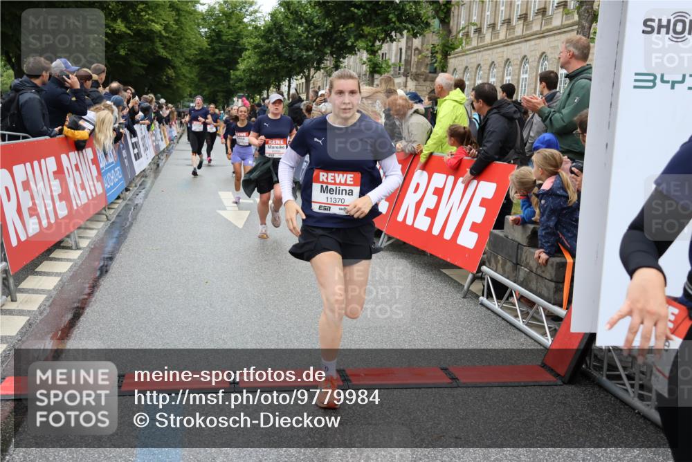 14.06.2026 - REWE Women's Run Strokosch-Dieckow http://msf.ph/oto/9779984 14.06.2026 09:58:11 Ziel 10423, 10605, 10638, 10640, 10912, 10930, 11160, 11240, 11370, 11479 meine-sportfotos.de