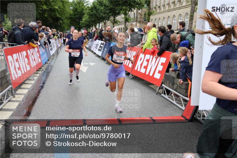 14.06.2026 - REWE Women's Run Strokosch-Dieckow http://msf.ph/oto/9780017 14.06.2026 09:58:14 Ziel 10338, 10423, 10605, 10638, 10640, 10930, 11160, 11240, 11370, 11479 meine-sportfotos.de