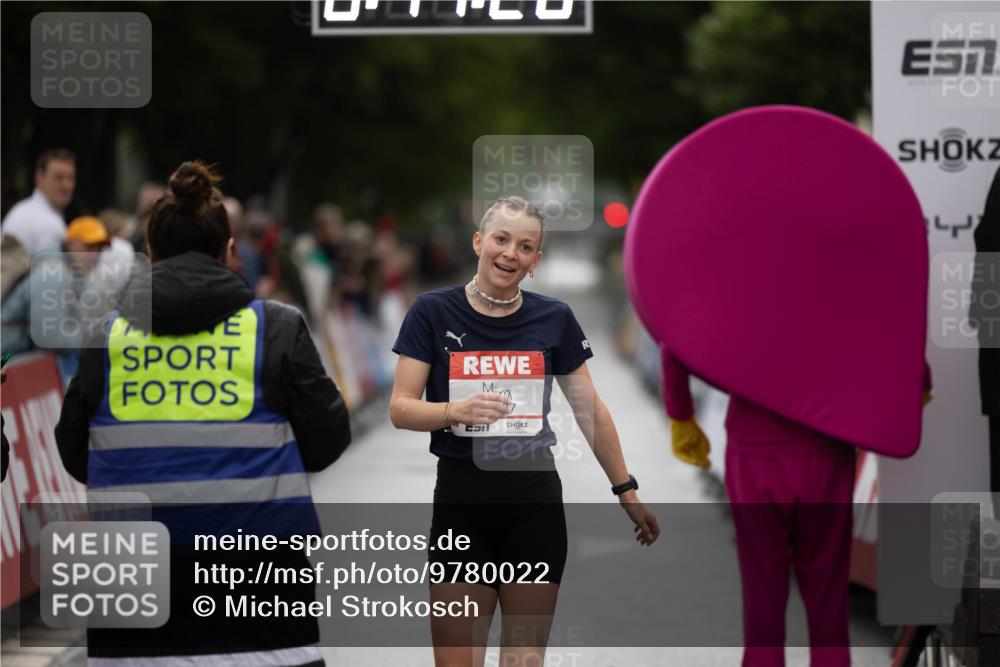 14.06.2026 - REWE Women's Run Michael Strokosch http://msf.ph/oto/9780022 14.06.2026 09:41:47 Laufen 7 meine-sportfotos.de