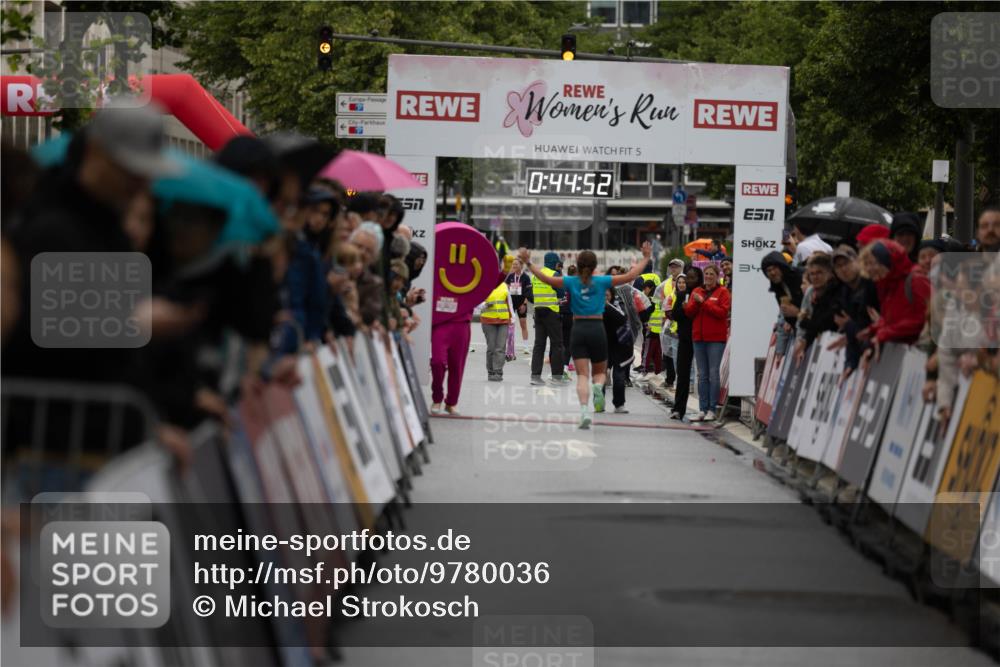 14.06.2026 - REWE Women's Run Michael Strokosch http://msf.ph/oto/9780036 14.06.2026 09:45:19 Laufen 5, 0, 44, 52, 34 meine-sportfotos.de